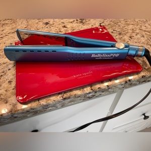 BabylissPro Nano Titanium 1-1/2” Vented Straightening Iron - Like New